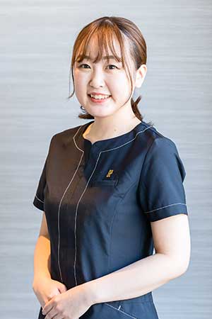 歯科医師　山下　夏穂